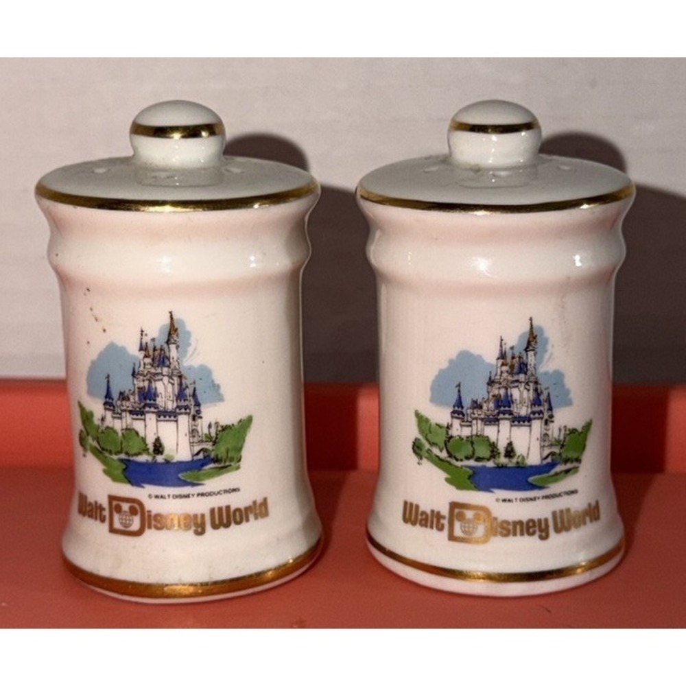 Vintage DISNEY WORLD WALT DISNEY Ceramic Salt Pepper Shakers Set Japan S & P